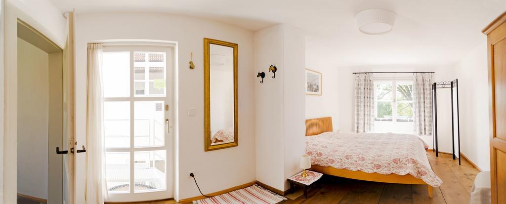 Historischer Pfarrhof Niederleierndorf Langquaid Chambre photo